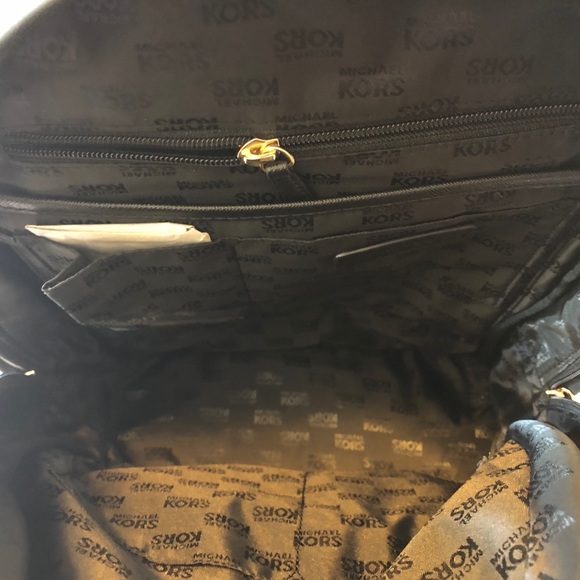 ‼️Last One‼️ Michael Kors Large Black Backpack 🎒 - Picture 4 of 7